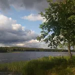 Saunamoekki Jaerven Rannalla - 5-tien Varrella Hyrynsalmi